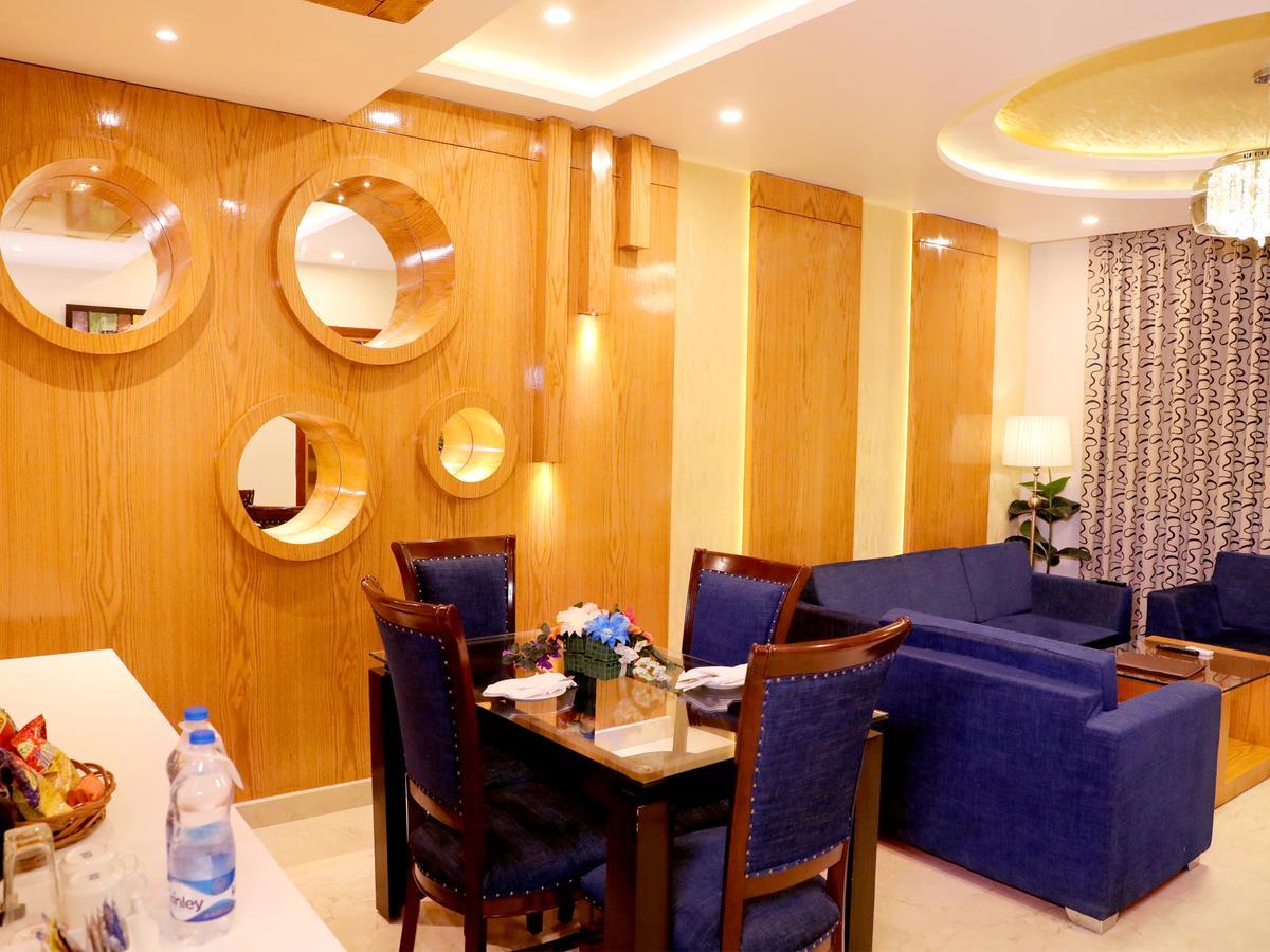 โรงแรมตรีเทพ พาราณสี ภายนอก รูปภาพ